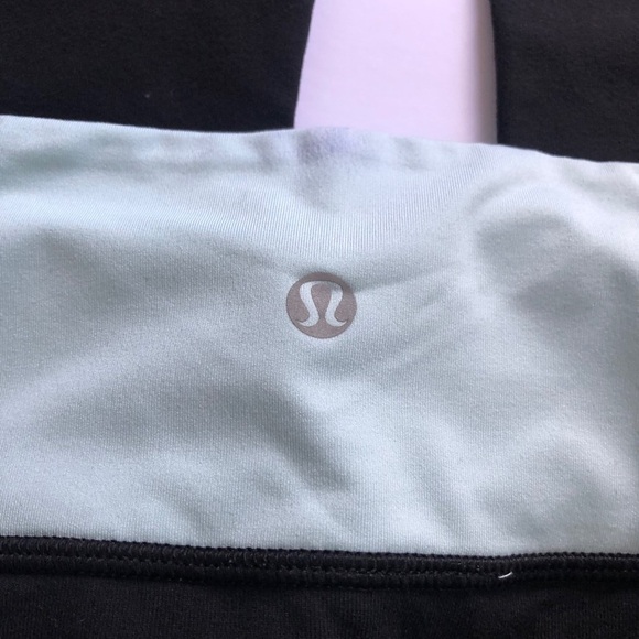 Lululemon Groove Crop - Picture 3 of 5